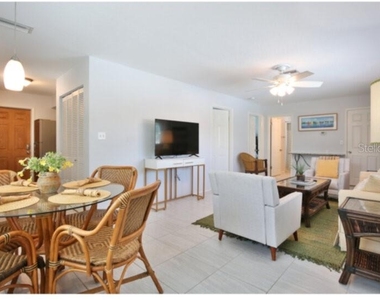 422 Julia Place - Photo Thumbnail 4