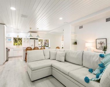 6979 Longboat Drive S - Photo Thumbnail 6