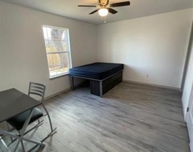 290 S Mcilhaney Street - Photo Thumbnail 3