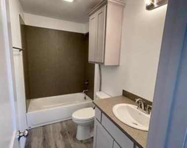 290 S Mcilhaney Street - Photo Thumbnail 1