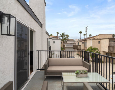 213 17th Street - Photo Thumbnail 1