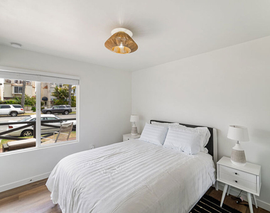 213 17th Street - Photo Thumbnail 10