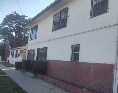 859 E 87th Place - Photo Thumbnail 4