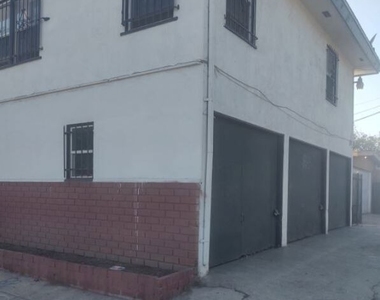 859 E 87th Place - Photo Thumbnail 3