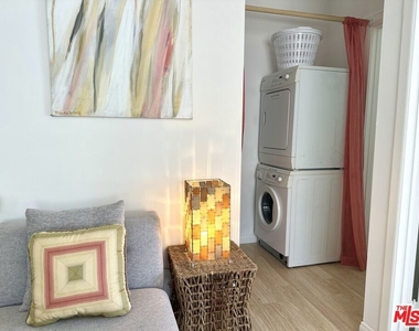 1210 1/2 S Stanley Avenue - Photo Thumbnail 28