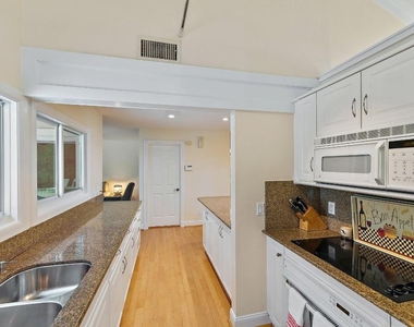 107 Mako Lane - Photo Thumbnail 12