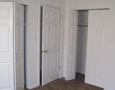 314 Spire Dr - Photo Thumbnail 7