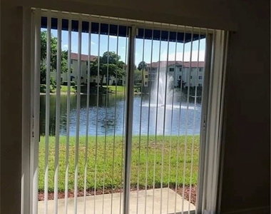 8304 Key Royal Circle - Photo Thumbnail 7
