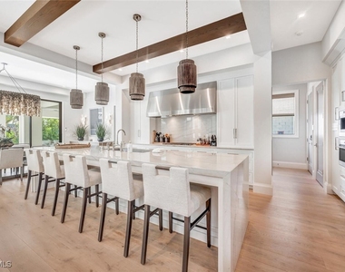 556 17th Avenue S - Photo Thumbnail 13