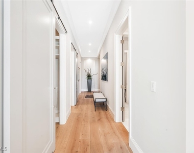 556 17th Avenue S - Photo Thumbnail 18