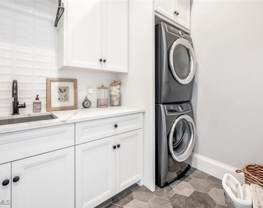 556 17th Avenue S - Photo Thumbnail 36