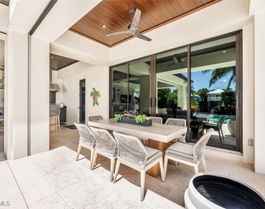 556 17th Avenue S - Photo Thumbnail 7