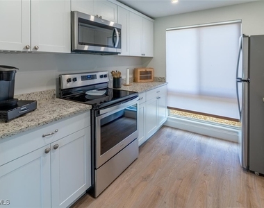 96 Glades Boulevard - Photo Thumbnail 10