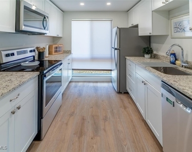 96 Glades Boulevard - Photo Thumbnail 8