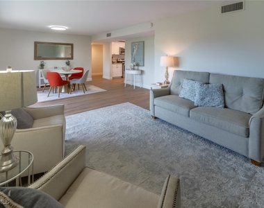 96 Glades Boulevard - Photo Thumbnail 3