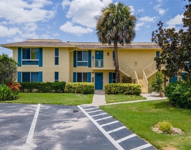 96 Glades Boulevard - Photo Thumbnail 2