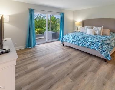 96 Glades Boulevard - Photo Thumbnail 7