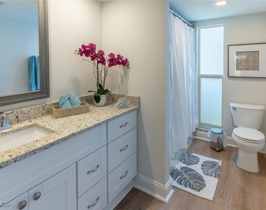 96 Glades Boulevard - Photo Thumbnail 18