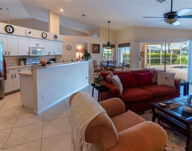 458 Countryside Drive - Photo Thumbnail 13