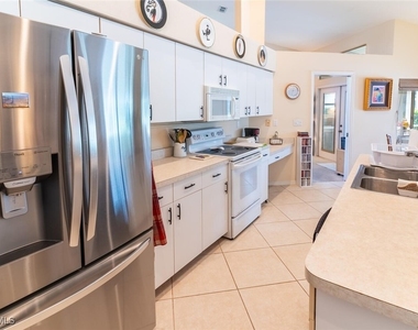 458 Countryside Drive - Photo Thumbnail 7