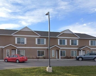 614 Hill St - Photo Thumbnail 3