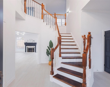 17527 Sandy Cliffs Drive - Photo Thumbnail 7
