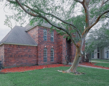 17527 Sandy Cliffs Drive - Photo Thumbnail 4