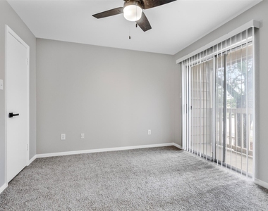 2626 Holly Hall - Photo Thumbnail 15