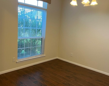 1238 S Maple Drive - Photo Thumbnail 11