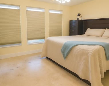 10906 W Cove Harbor Drive - Photo Thumbnail 17