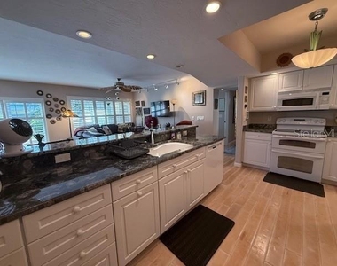 3806 Gulf Of Mexico Drive - Photo Thumbnail 4