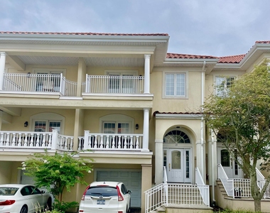 15 Riviera Drive - Photo Thumbnail 1