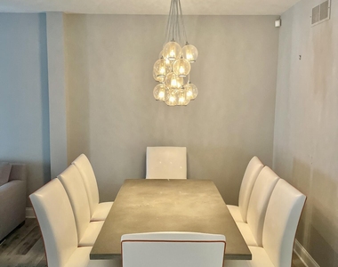15 Riviera Drive - Photo Thumbnail 5