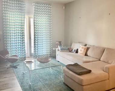15 Riviera Drive - Photo Thumbnail 6