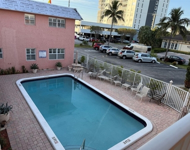 1450 N Riverside Drive - Photo Thumbnail 1