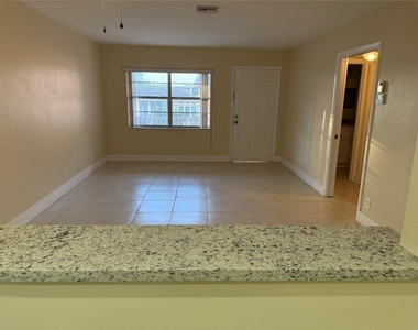 1450 N Riverside Drive - Photo Thumbnail 5
