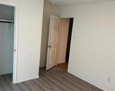 5906 Nyquist Way - Photo Thumbnail 6