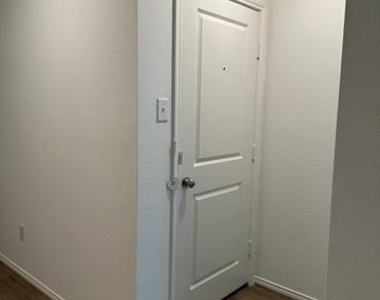 5906 Nyquist Way - Photo Thumbnail 19