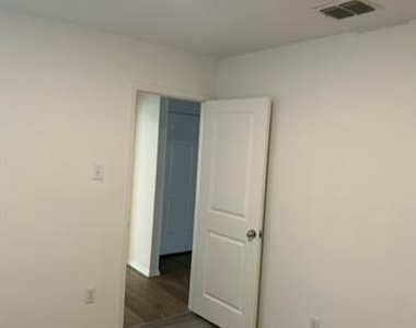 5906 Nyquist Way - Photo Thumbnail 10