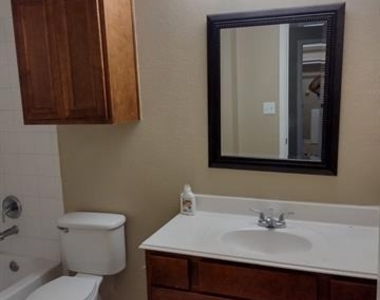 1106 Parkway Trail - Photo Thumbnail 10
