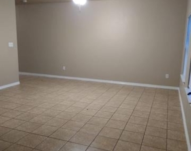 1106 Parkway Trail - Photo Thumbnail 5