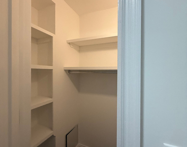 140 East 46th Street - Photo Thumbnail 4