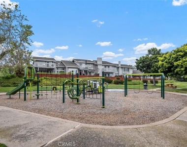3341 Calle La Veta - Photo Thumbnail 44