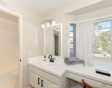 3341 Calle La Veta - Photo Thumbnail 32