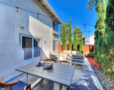 3341 Calle La Veta - Photo Thumbnail 17