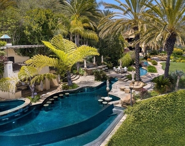 10066 Cielo Drive - Photo Thumbnail 17