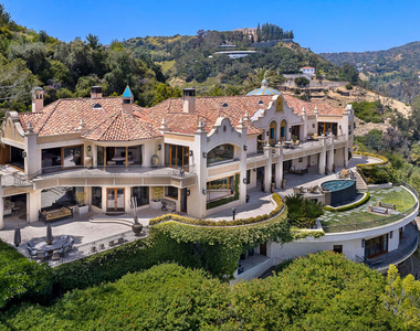 10066 Cielo Drive - Photo Thumbnail 25