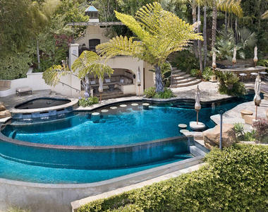 10066 Cielo Drive - Photo Thumbnail 18