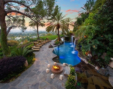 10066 Cielo Drive - Photo Thumbnail 9