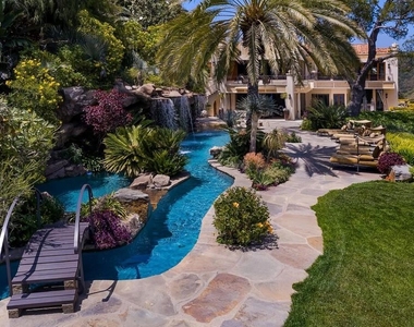10066 Cielo Drive - Photo Thumbnail 14